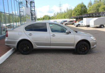 Подержанный автомобиль Skoda Octavia Liftback 2012 года (8 фото)