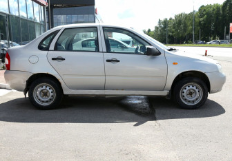 Подержанный автомобиль LADA (ВАЗ) Kalina Sedan 2010 года (7 фото)