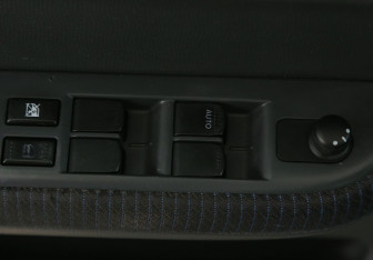 Подержанный автомобиль Suzuki Swift Hatchback 2007 года (17 фото)
