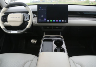 Подержанный автомобиль Jetour Dashing 2023 года (12 фото)