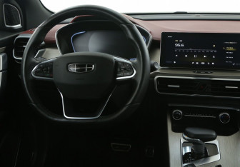 Подержанный автомобиль Geely Coolray 2023 года (14 фото)
