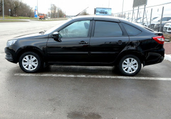 Подержанный автомобиль LADA (ВАЗ) Granta Liftback 2019 года (8 фото)
