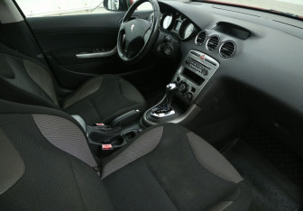 Подержанный автомобиль Peugeot 308 Hatchback 2008 года (9 фото)