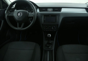 Подержанный автомобиль Skoda Rapid Liftback 2017 года (12 фото)