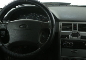 Подержанный автомобиль LADA (ВАЗ) Priora Sedan 2011 года (14 фото)