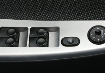 Подержанный автомобиль Hyundai Solaris Hatchback 2011 года (17 фото)