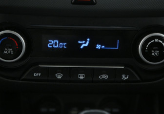 Подержанный автомобиль Hyundai Creta 2017 года (19 фото)