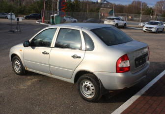 Подержанный автомобиль LADA (ВАЗ) Kalina Sedan 2011 года (5 фото)