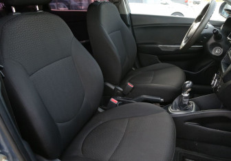 Подержанный автомобиль Kia Rio Sedan 2013 года (10 фото)