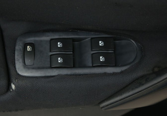 Подержанный автомобиль Renault Megane Wagon 2006 года (17 фото)