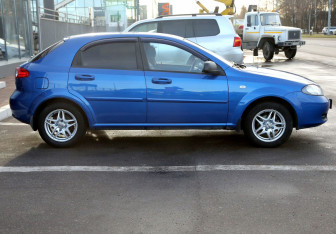 Подержанный автомобиль Chevrolet Lacetti Hatchback 2011 года (7 фото)