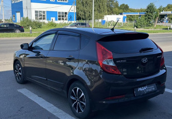 Подержанный автомобиль Hyundai Solaris Hatchback 2015 года (6 фото)