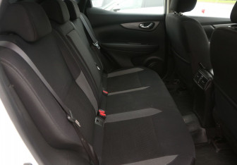 Подержанный автомобиль Nissan Qashqai 2021 года (11 фото)