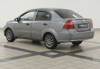 Подержанный автомобиль Chevrolet Aveo Sedan 2008 года (2 фото)