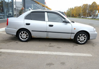 Подержанный автомобиль Hyundai Accent Sedan 2006 года (7 фото)