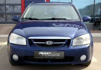 Подержанный автомобиль Kia Cerato Sedan 2006 года (2 фото)