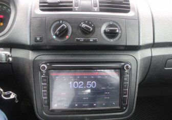 Подержанный автомобиль Skoda Fabia Hatchback 2012 года (15 фото)