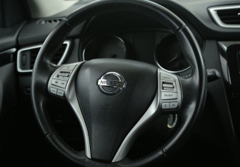 Подержанный автомобиль Nissan Qashqai 2015 года (16 фото)