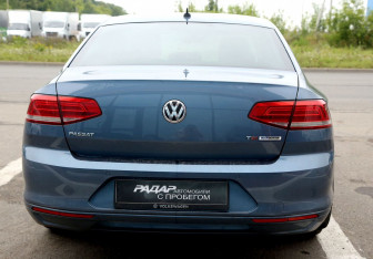 Подержанный автомобиль Volkswagen Passat Sedan 2015 года (5 фото)