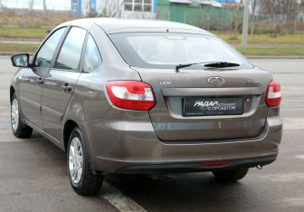 Подержанный автомобиль LADA (ВАЗ) Granta Liftback 2017 года (4 фото)