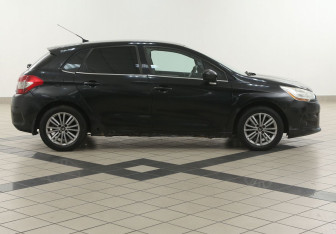 Подержанный автомобиль Citroen C4 Hatchback 2012 года (5 фото)