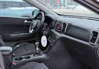 Подержанный автомобиль Kia Sportage 2018 года (8 фото)
