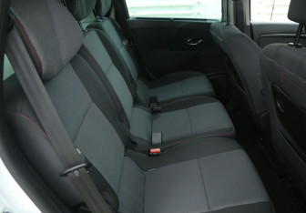 Подержанный автомобиль Renault Scenic 2012 года (11 фото)