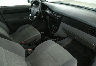 Подержанный автомобиль Chevrolet Lacetti Sedan 2007 года (9 фото)