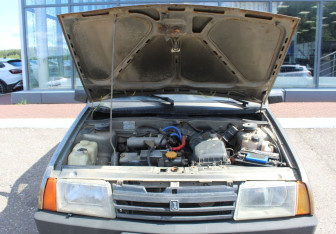 Подержанный автомобиль LADA (ВАЗ) 21099 2002 года (15 фото)
