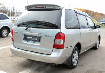 Подержанный автомобиль Mazda MPV 2000 года (6 фото)
