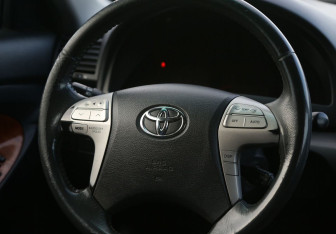 Подержанный автомобиль Toyota Camry Sedan 2008 года (16 фото)