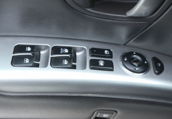 Подержанный автомобиль Hyundai Santa Fe 2011 года (17 фото)