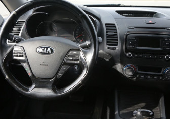 Подержанный автомобиль Kia Cerato Sedan 2018 года (14 фото)