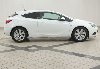 Подержанный автомобиль Opel Astra Hatchback 2012 года (5 фото)