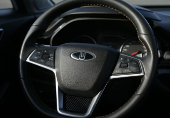 Подержанный автомобиль Москвич 3 2023 года (16 фото)