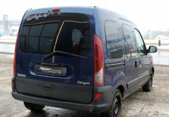 Подержанный автомобиль Renault Kangoo 2002 года (6 фото)