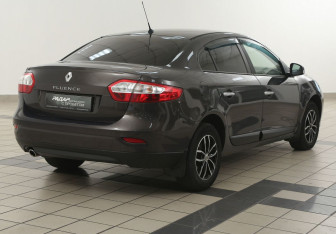 Подержанный автомобиль Renault Fluence 2013 года (4 фото)