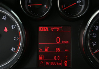Подержанный автомобиль Opel Mokka 2013 года (18 фото)