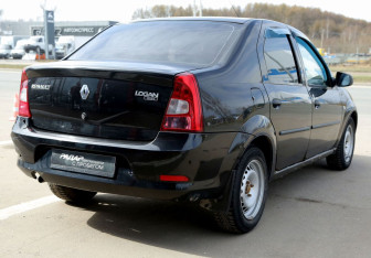 Подержанный автомобиль Renault Logan Sedan 2011 года (6 фото)