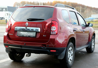 Подержанный автомобиль Renault Duster 2012 года (6 фото)
