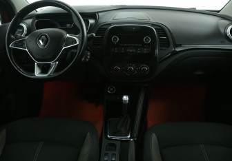 Подержанный автомобиль Renault Kaptur 2020 года (12 фото)