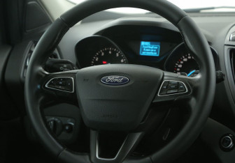 Подержанный автомобиль Ford Kuga 2017 года (16 фото)