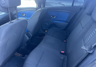 Подержанный автомобиль Renault Megane Wagon 2010 года (11 фото)