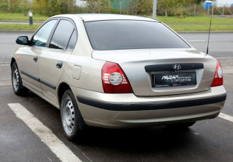 Подержанный автомобиль Hyundai Elantra Sedan 2006 года (4 фото)