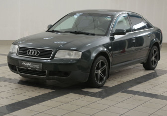 Подержанный автомобиль Audi A6 Sedan 2002 года (8 фото)