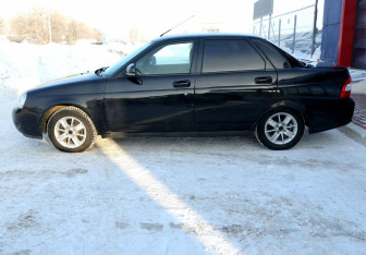 Подержанный автомобиль LADA (ВАЗ) Priora Sedan 2008 года (8 фото)