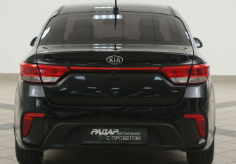 Подержанный автомобиль Kia Rio Sedan 2018 года (3 фото)