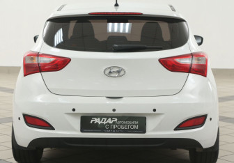 Подержанный автомобиль Hyundai i30 Hatchback 2013 года (3 фото)