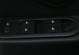Подержанный автомобиль Renault Duster 2012 года (17 фото)
