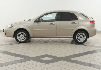 Подержанный автомобиль Chevrolet Lacetti Hatchback 2008 года (7 фото)
